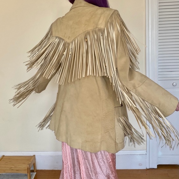 SOLD 80’s Tan Fringe Suede Leather Jacket Concho - Picture 2 of 13